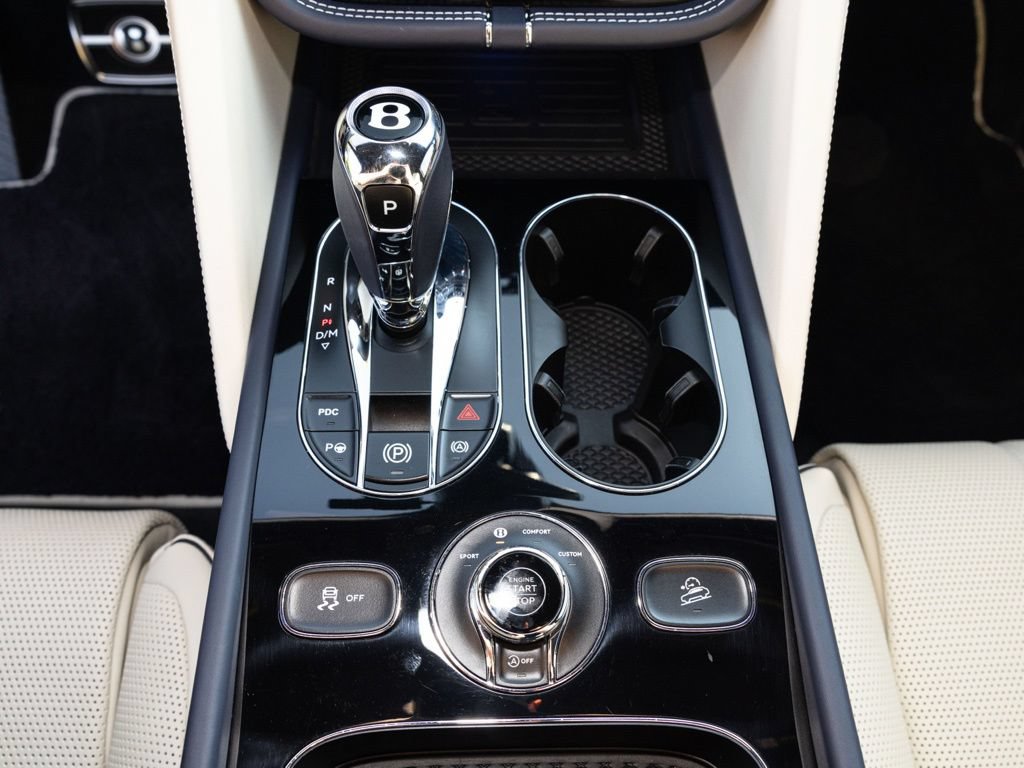 Used 2023 Bentley Bentayga AWD/4WD image 44