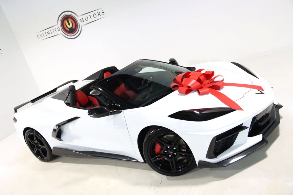 Used 2024 Chevrolet Corvette Stingray Premium Conv w/ Z51 Performance Package RWD image 2