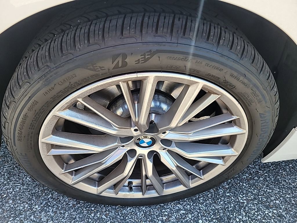 Used 2023 BMW 330i xDrive Sedan w/ Driving Assistance Package image 10