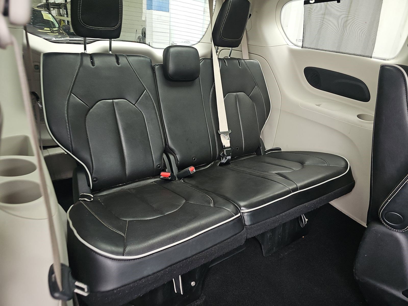 Used 2021 Chrysler Pacifica Limited w/ Premium & Safety Sphere Group image 16