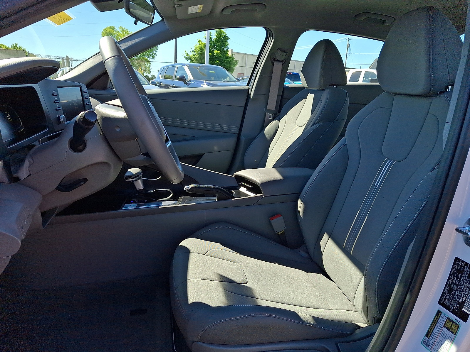 Certified 2025 Hyundai Elantra Sport FWD image 13
