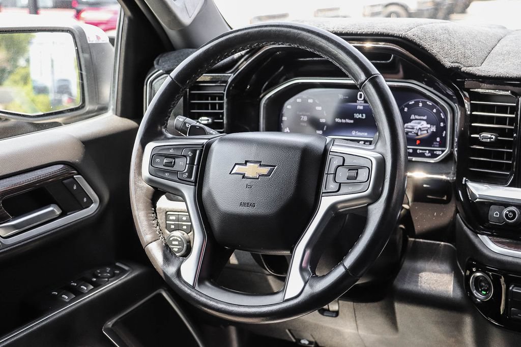 Used 2022 Chevrolet Silverado 1500 LT w/ Z71 Off-Road Package AWD/4WD image 19