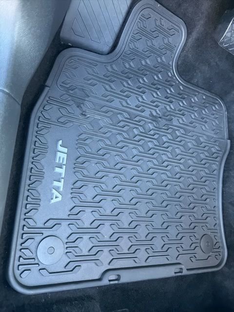 Certified 2022 Volkswagen Jetta SE image 19