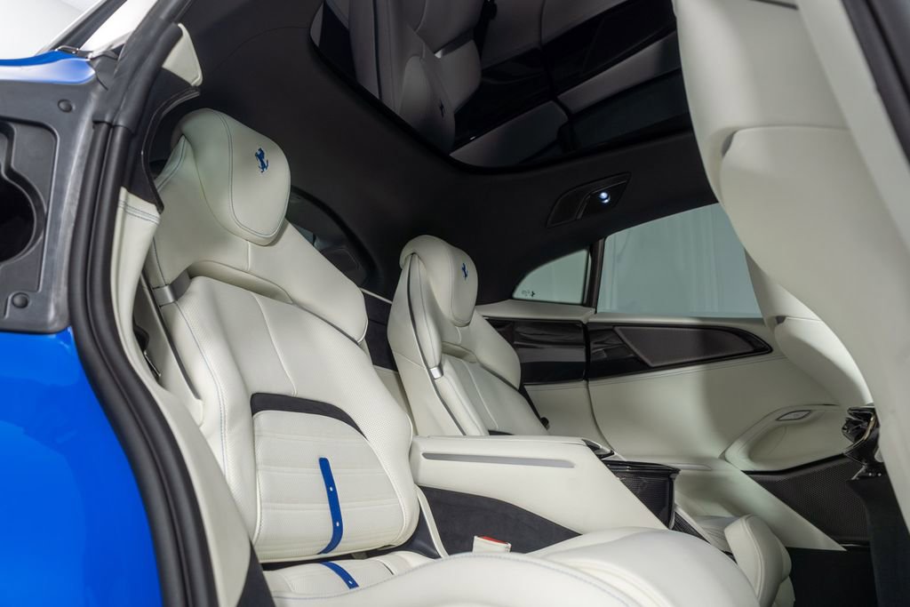 Certified 2025 Ferrari Purosangue Base image 34