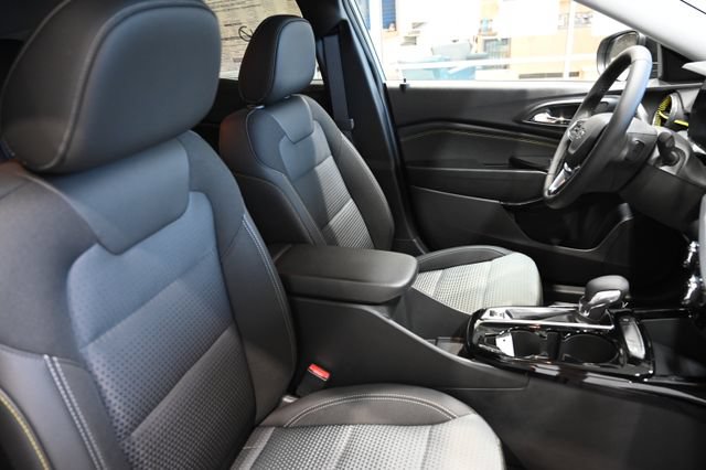 New 2026 Chevrolet Trax LT w/ Driver Confidence Package FWD image 8