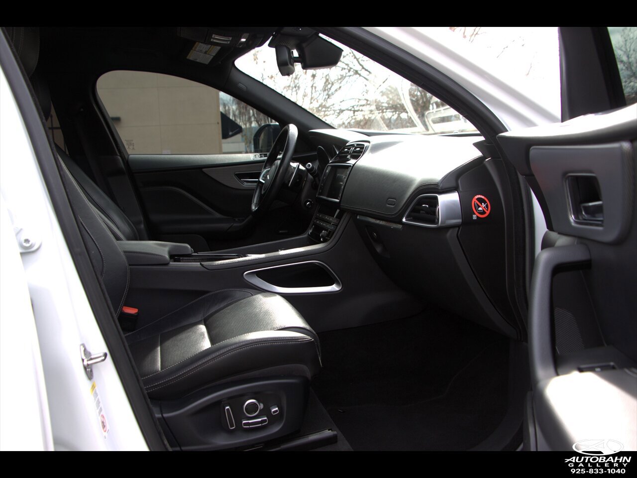 Used 2018 Jaguar F-PACE S image 35