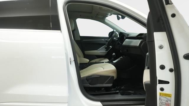 Used 2020 Audi Q3 2.0T Premium w/ Convenience Package image 29