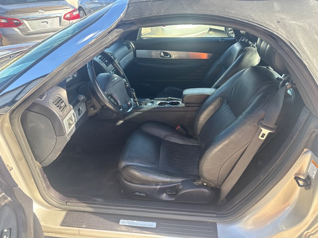 Used 2004 Ford Thunderbird RWD image 11