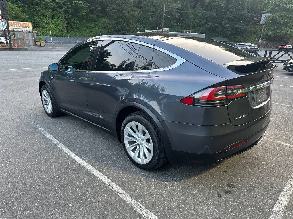 Used 2017 Tesla Model X 75D AWD/4WD image 7