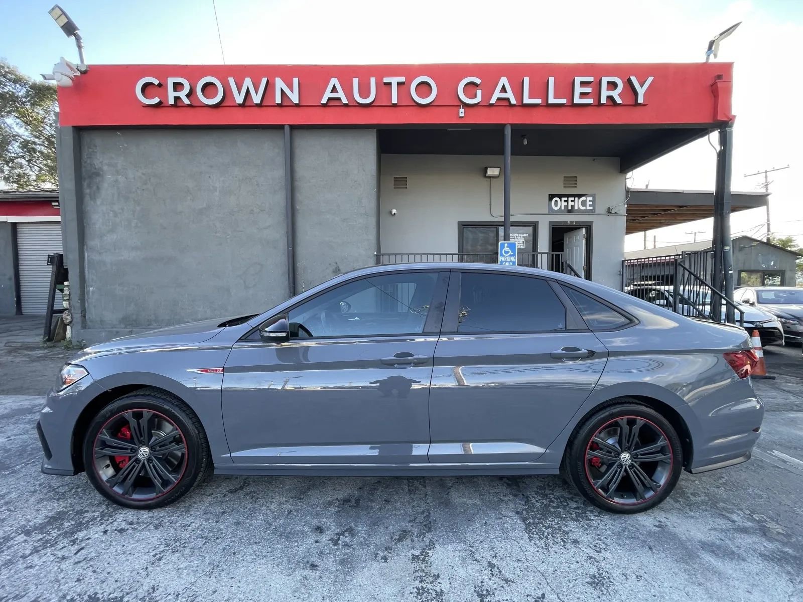 Used 2019 Volkswagen Jetta GLI FWD image 6