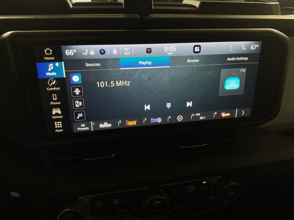 Used 2025 Jeep Wrangler Unlimited Sport AWD/4WD image 23