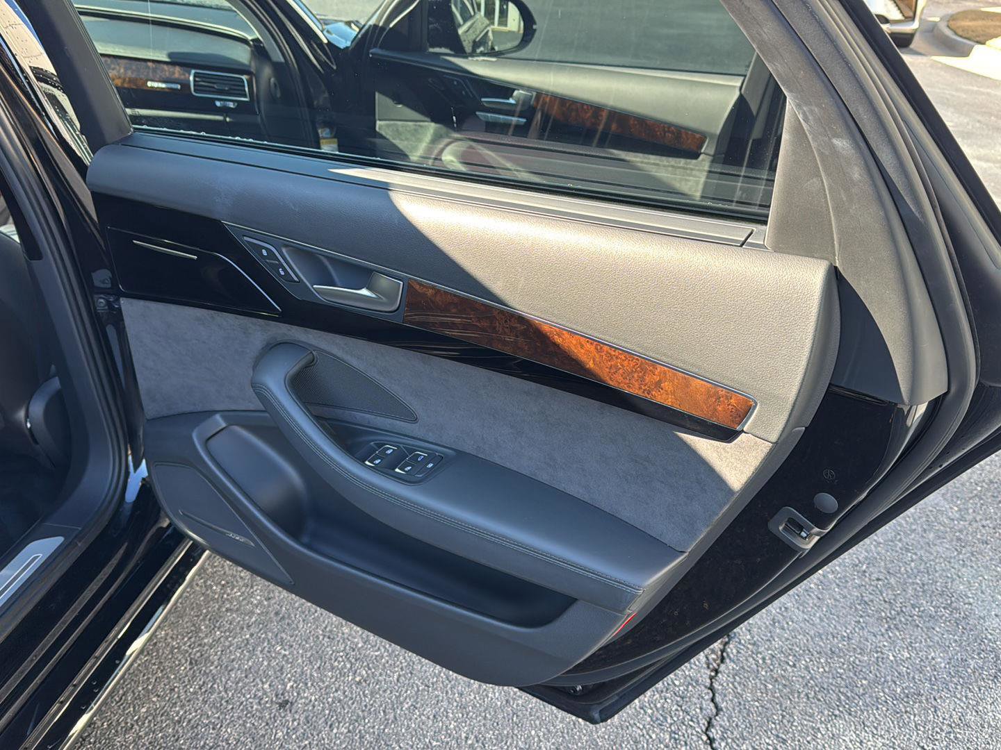 Used 2018 Audi A8 L 3.0T w/ Executive Package image 13