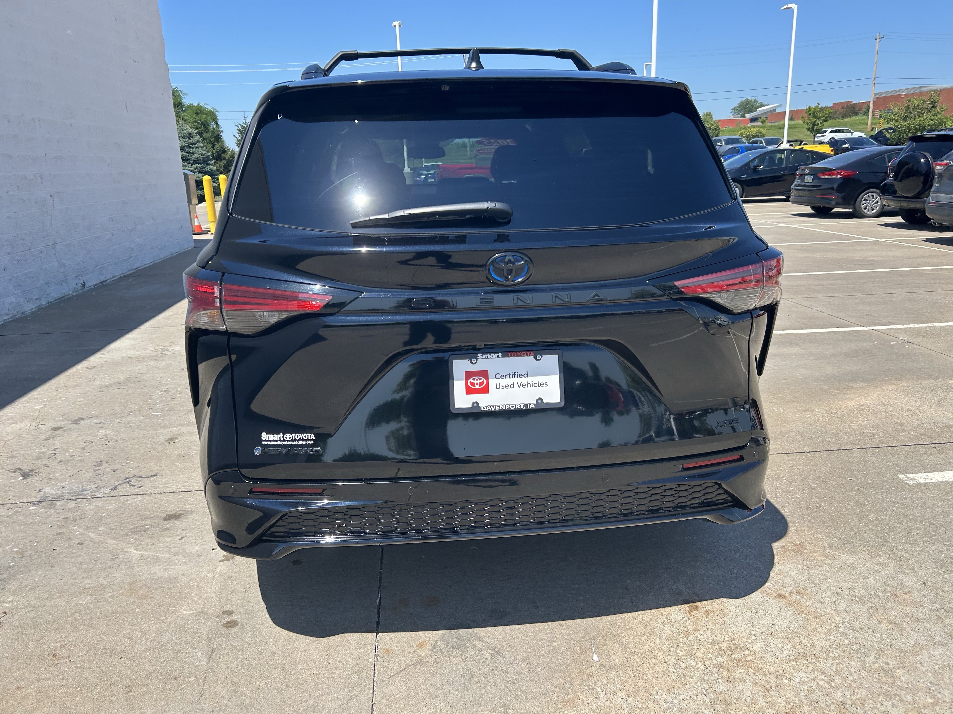 Certified 2025 Toyota Sienna XSE w/ XSE Premium Package AWD/4WD image 5