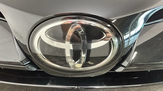Used 2018 Toyota Corolla XSE FWD image 8
