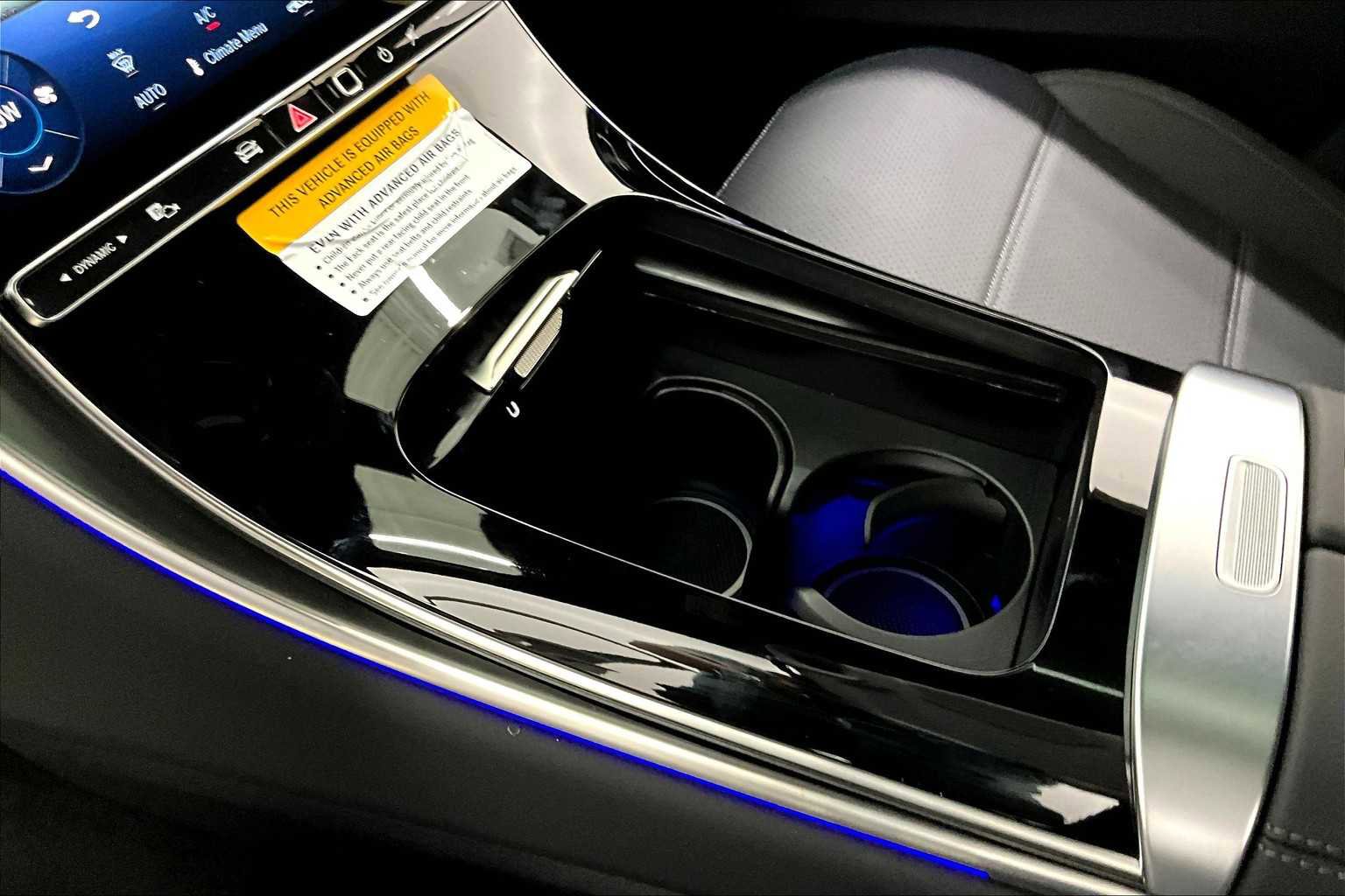 Used 2025 Mercedes-Benz GLC 300 image 7