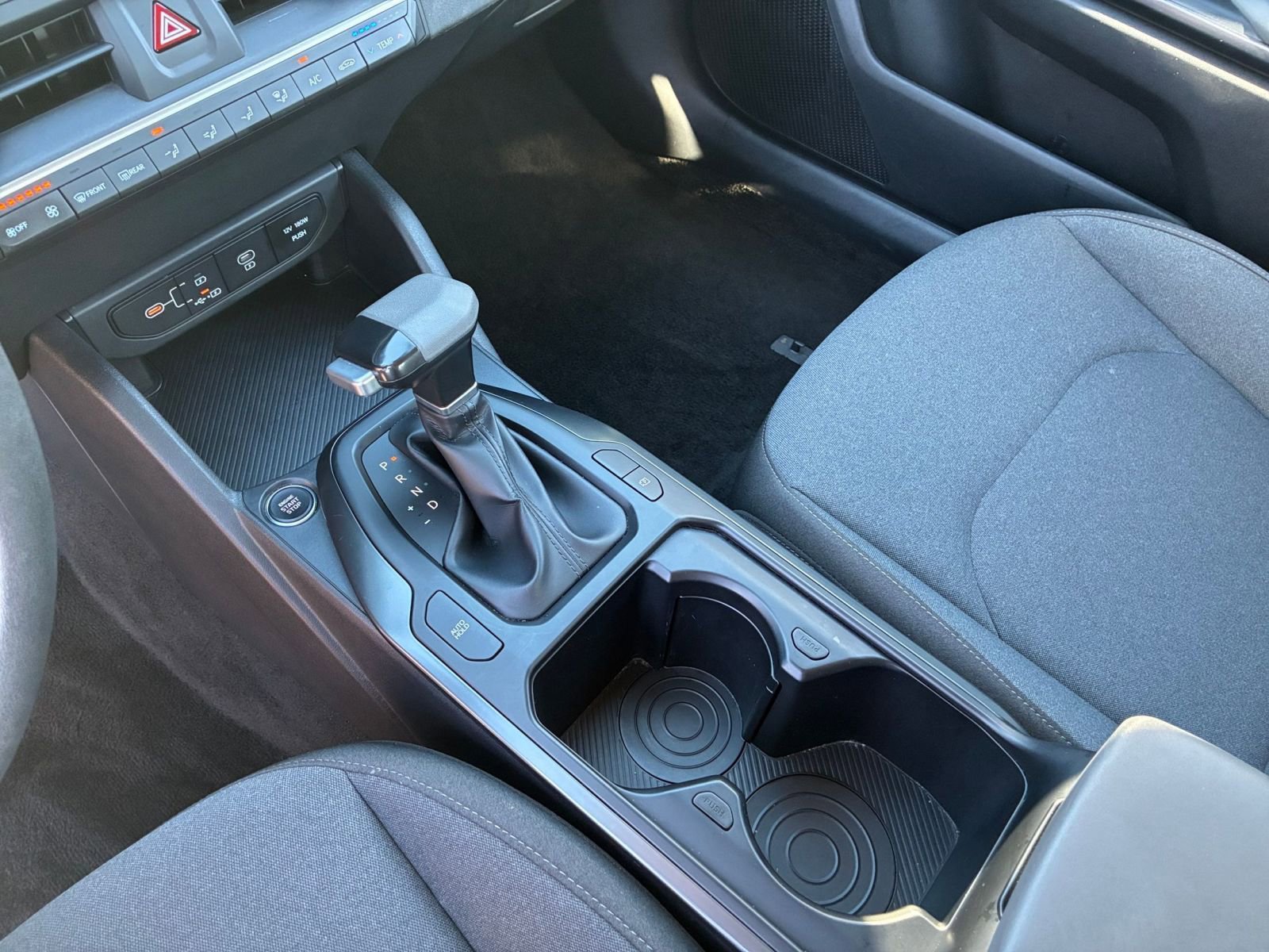 Used 2025 Kia K4 LXS image 40