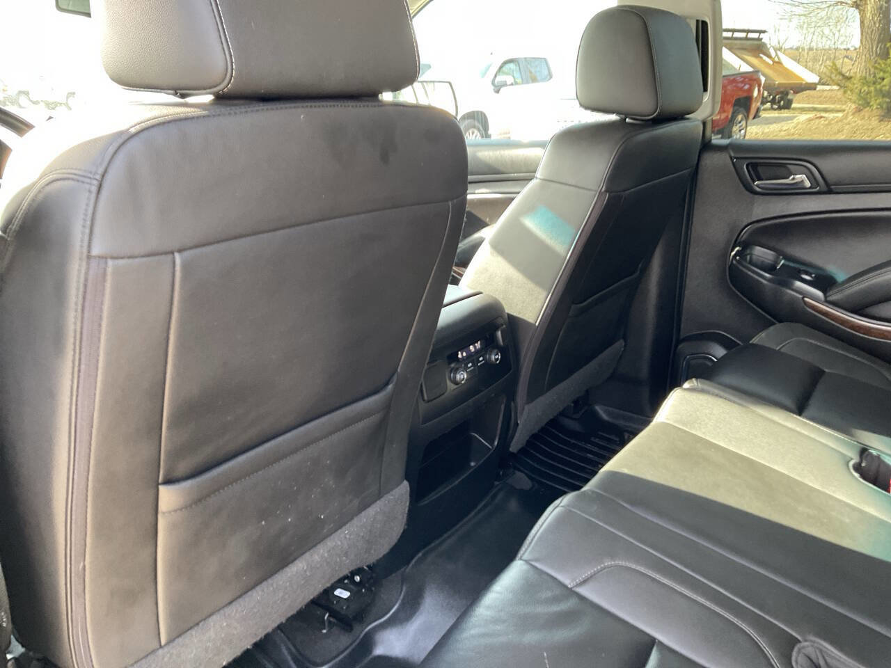 Used 2018 Chevrolet Suburban LT image 6