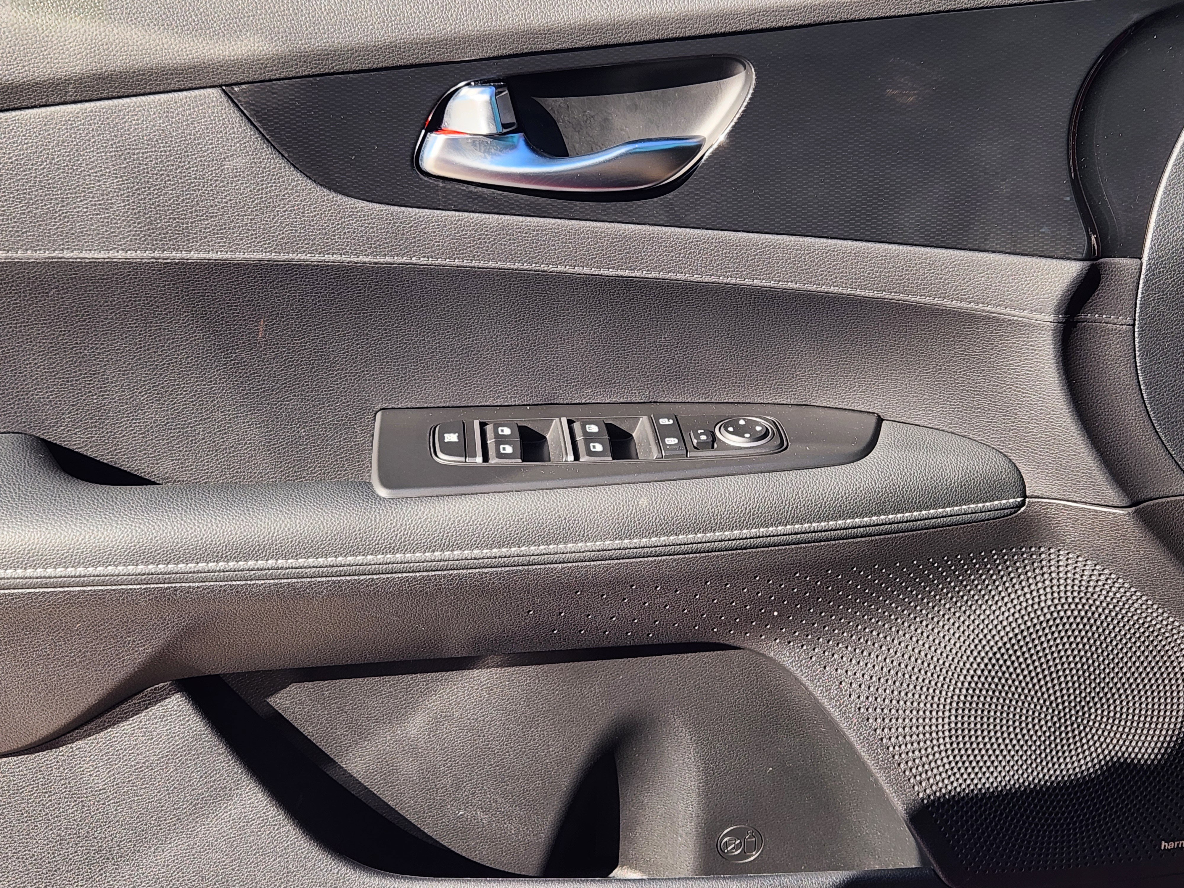 Used 2023 Kia Forte GT-Line w/ GT-Line Premium Package image 24