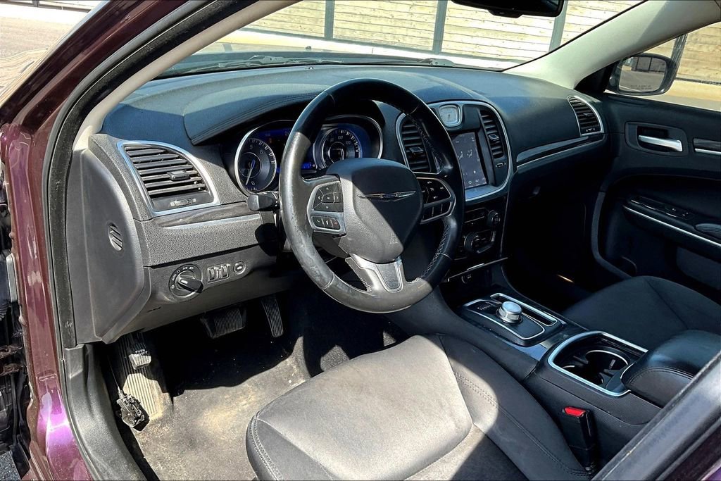 Used 2021 Chrysler 300 Touring w/ Sport Appearance Package image 9