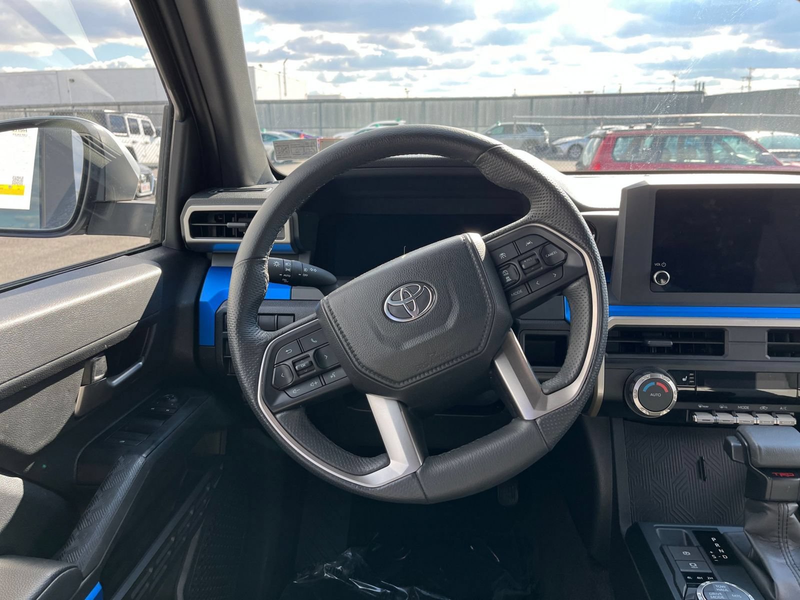 Used 2025 Toyota Tacoma TRD Off-Road AWD/4WD image 27