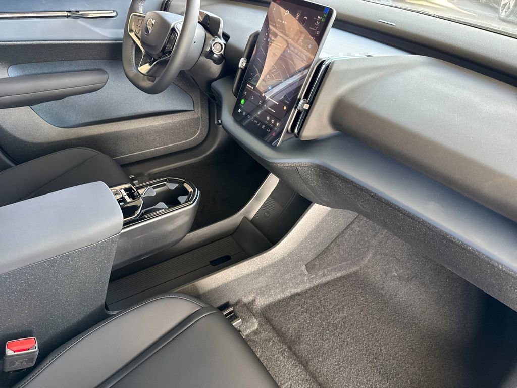 New 2026 Volvo EX30 Ultra w/ Climate Package image 15
