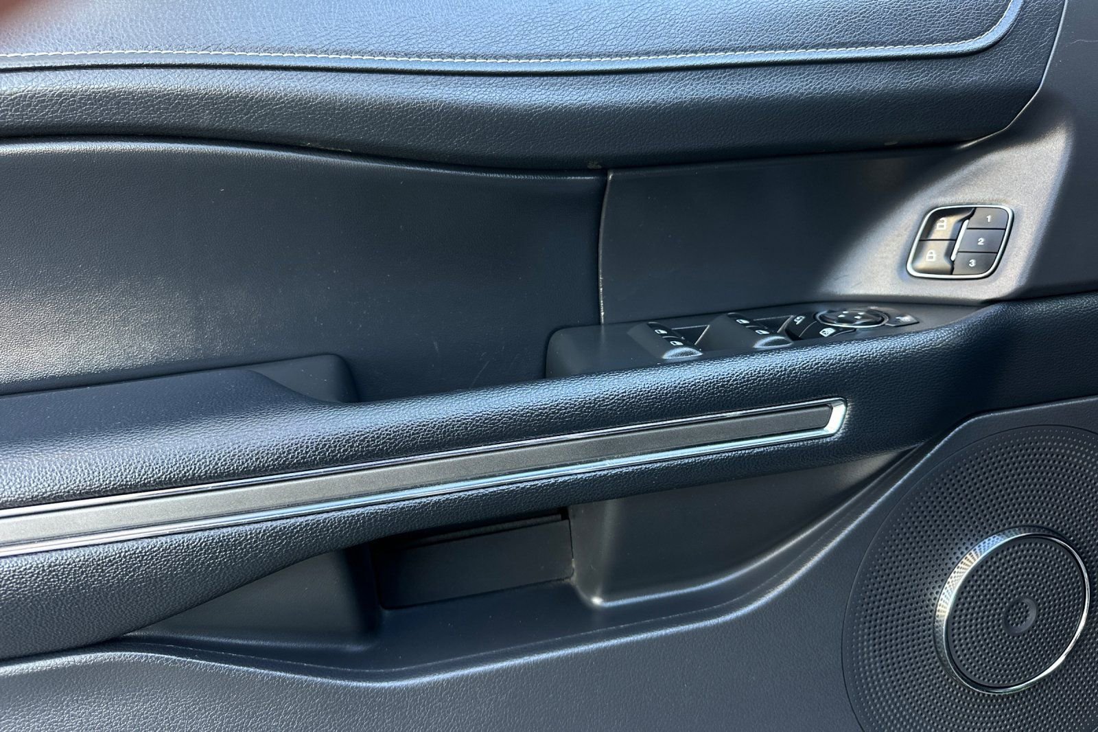 Used 2024 Ford Expedition Max XLT image 10