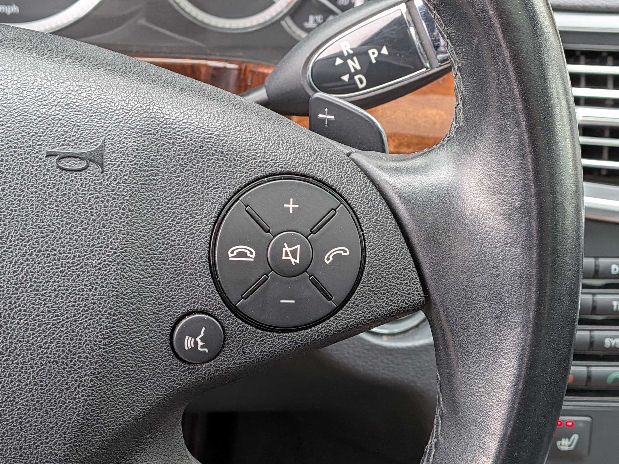 Used 2013 Mercedes-Benz E 350 4MATIC Sedan image 21