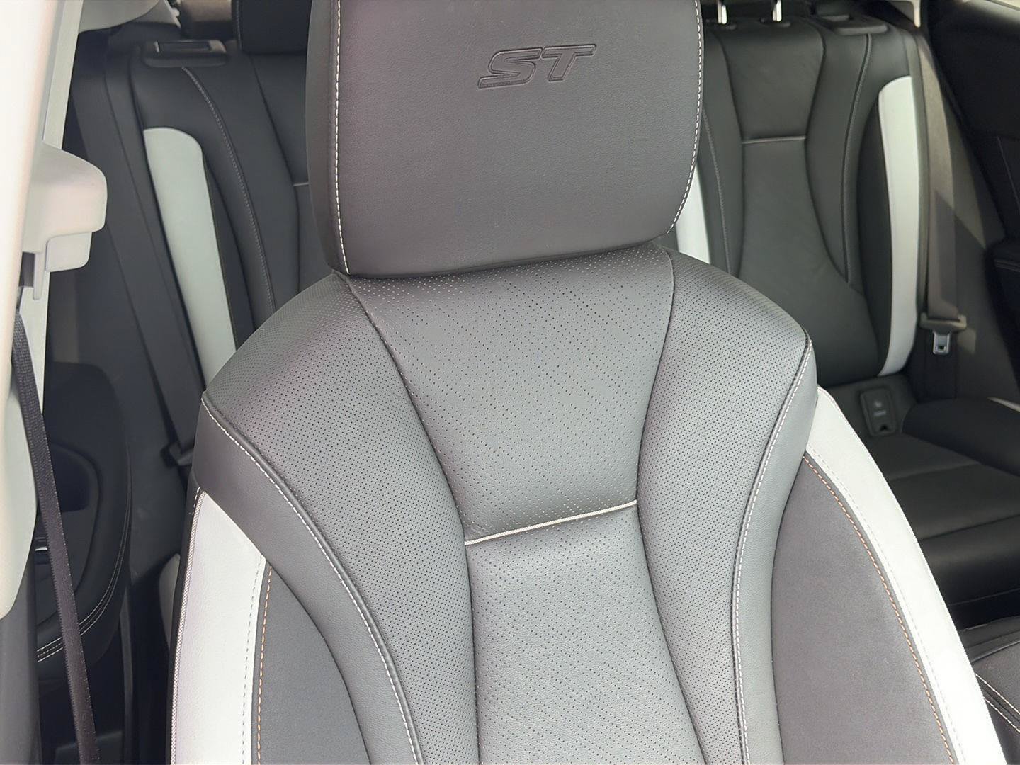 Used 2024 Buick Envision Sport Touring AWD/4WD image 20