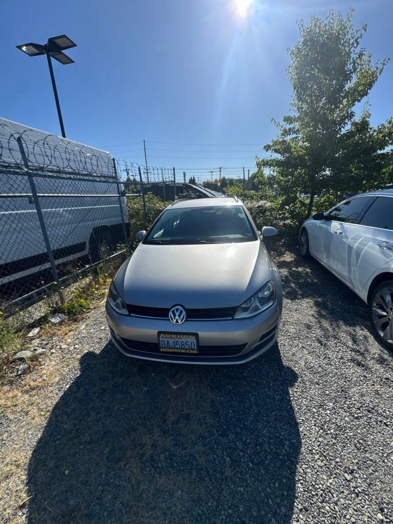 Used 2016 Volkswagen Golf S FWD image 2