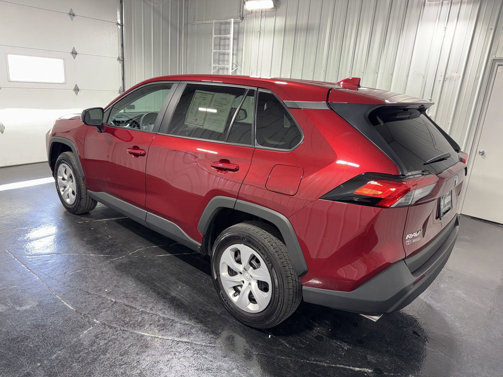 Used 2025 Toyota RAV4 LE AWD/4WD image 2