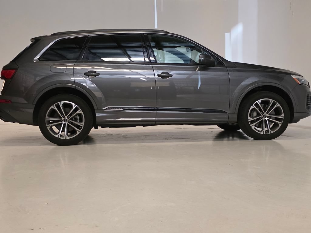 Certified 2026 Audi Q7 3.0T Premium w/ Convenience Plus Package AWD/4WD image 4