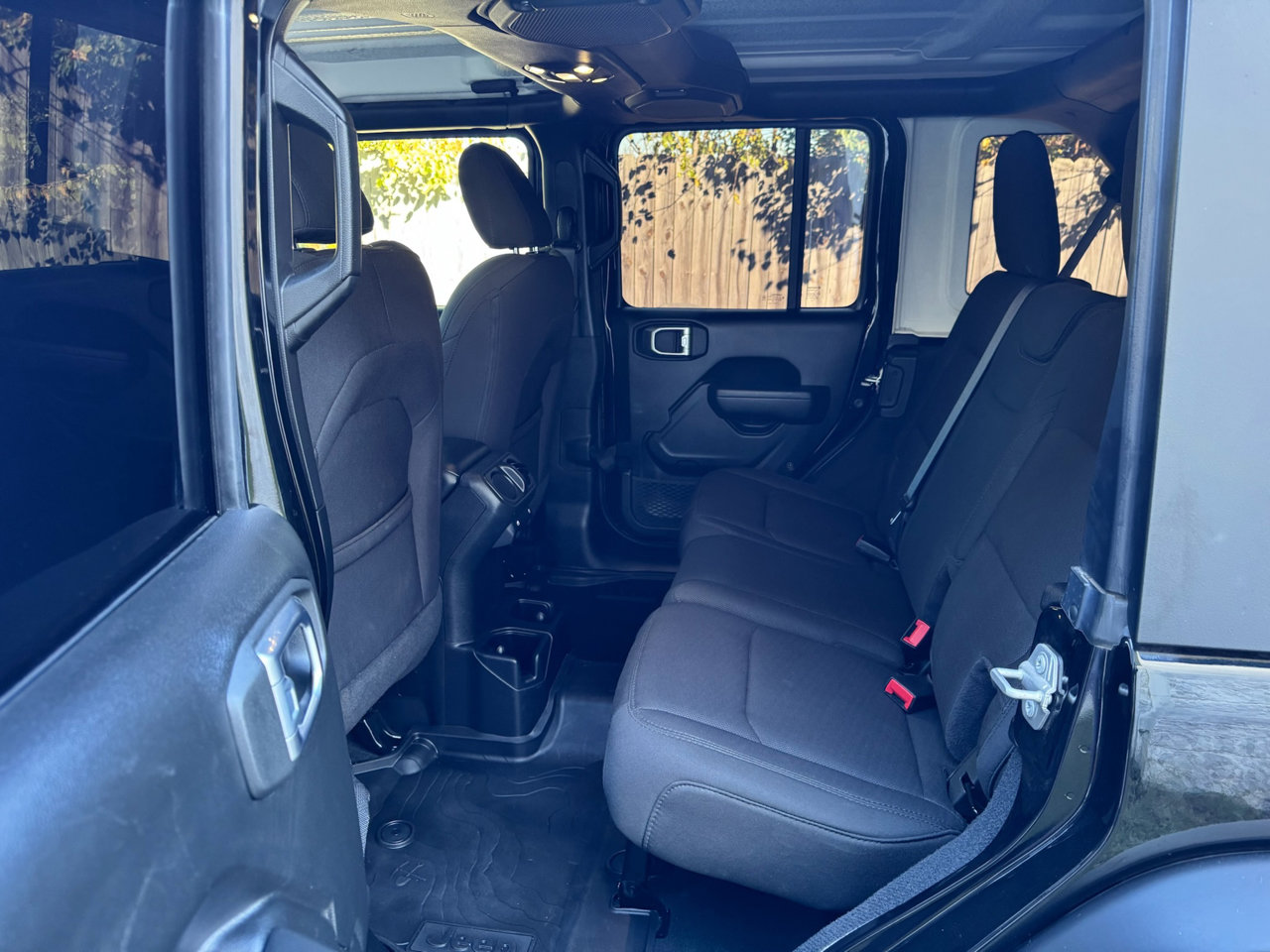 Used 2022 Jeep Wrangler Unlimited Sport image 24