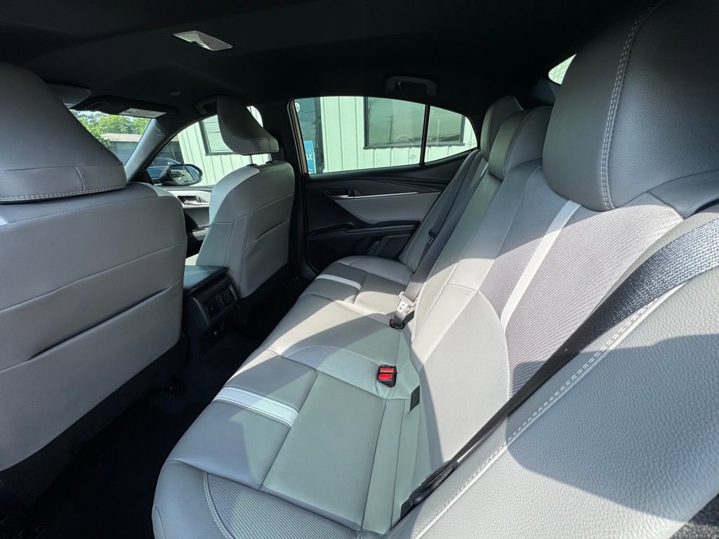 Used 2026 Toyota Camry SE w/ Multimedia Upgrade Package FWD image 13