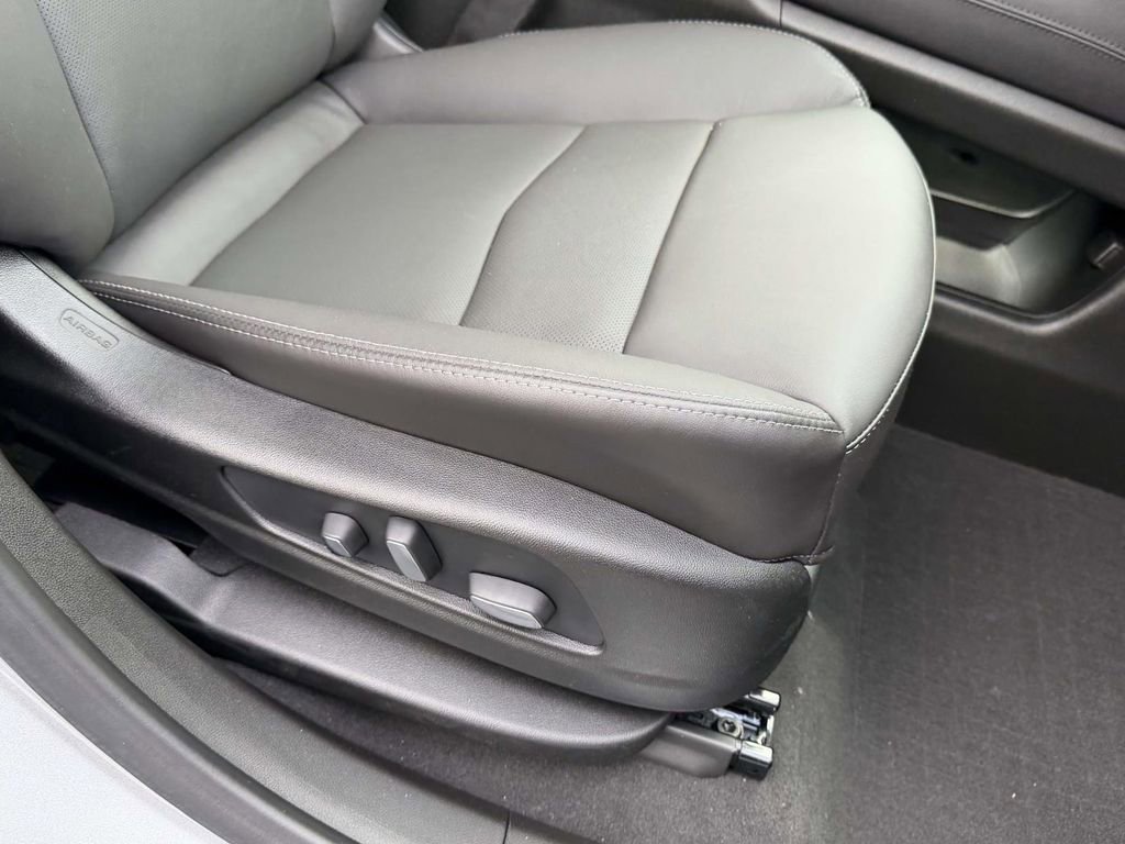 New 2026 Cadillac XT5 Premium Luxury w/ Driver Assist Package FWD image 9