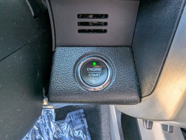 Used 2015 Ford F150 Platinum w/ Equipment Group 701A Luxury AWD/4WD image 18