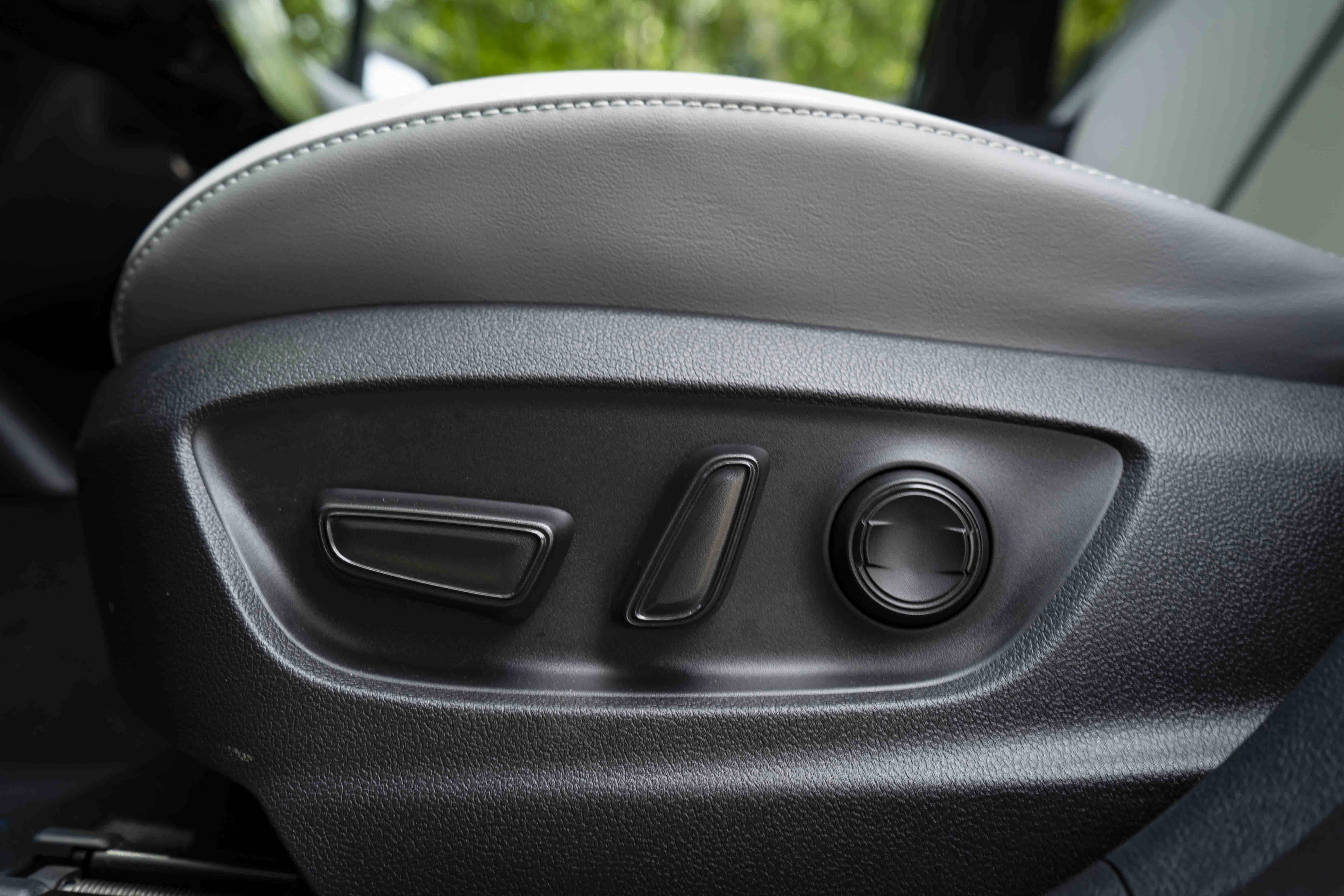 Used 2022 Toyota Prius Prime XLE image 42