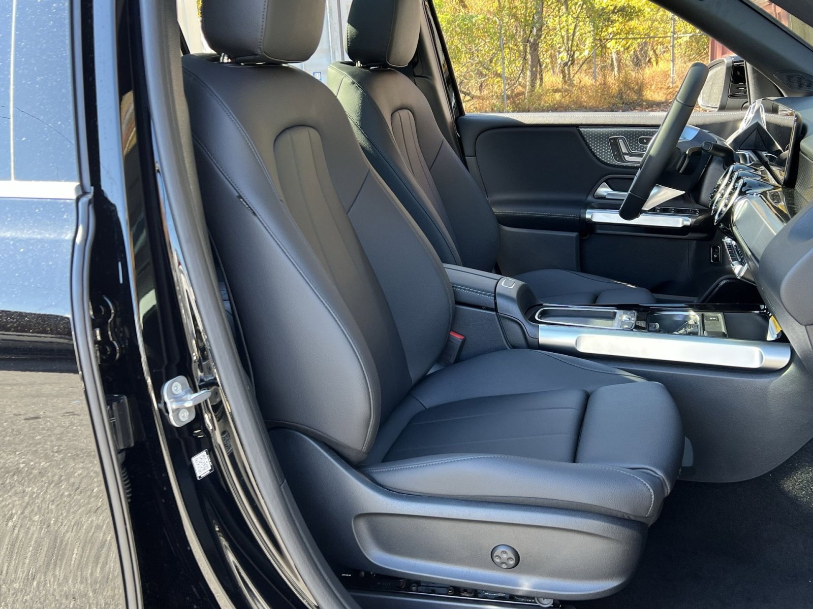 Certified 2026 Mercedes-Benz GLB 250 4MATIC image 26