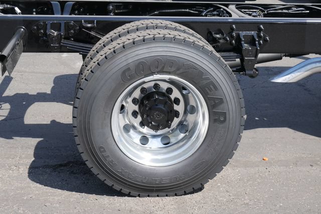 New 2027 Ford F750 2WD Regular Cab Super Duty image 8