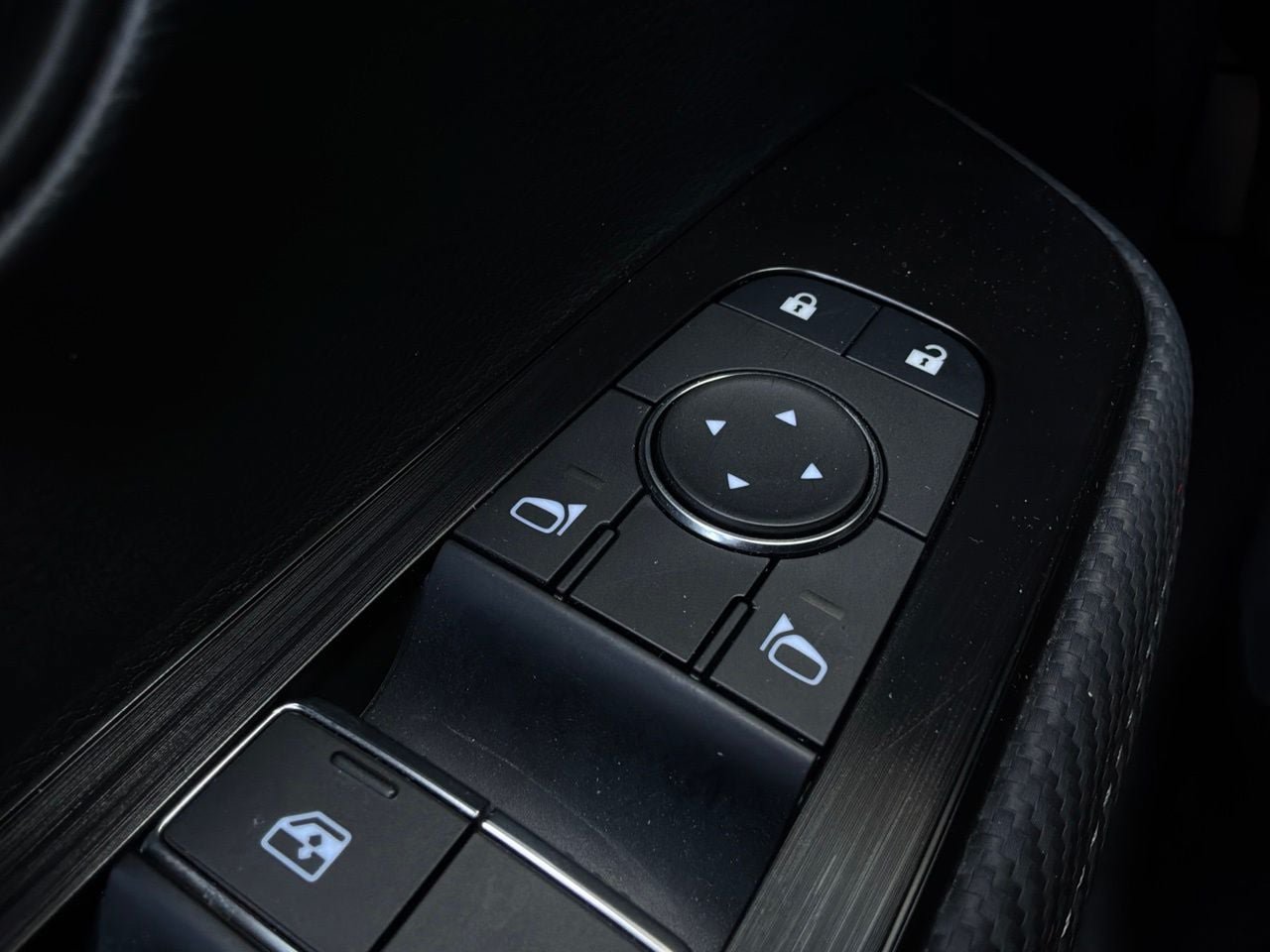 Used 2026 Nissan Kicks SR FWD image 24