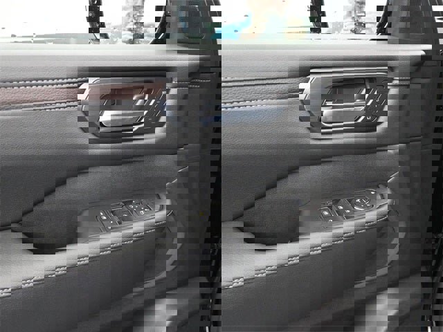 New 2026 Nissan Armada SL w/ Captain's Chari Seat Package image 25