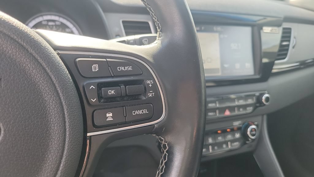 Used 2019 Kia Niro Touring FWD image 22