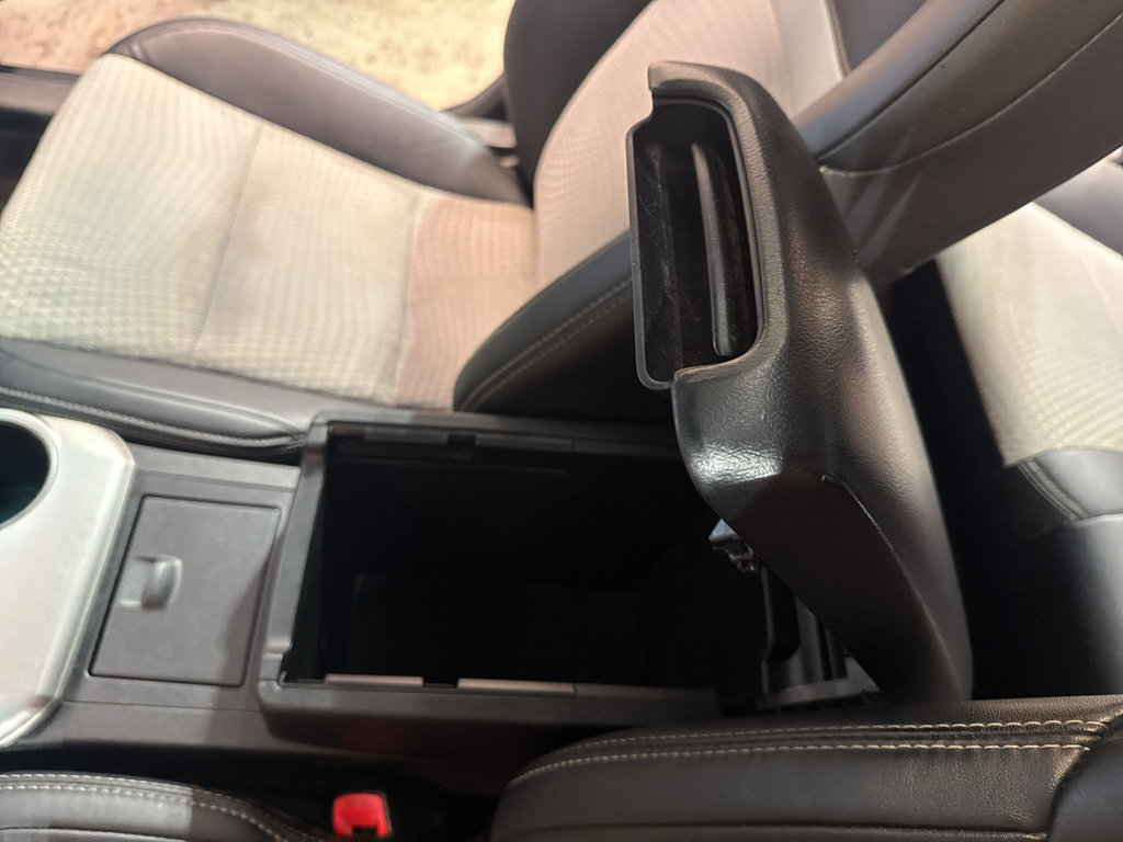 Used 2014 Toyota Camry SE FWD image 22