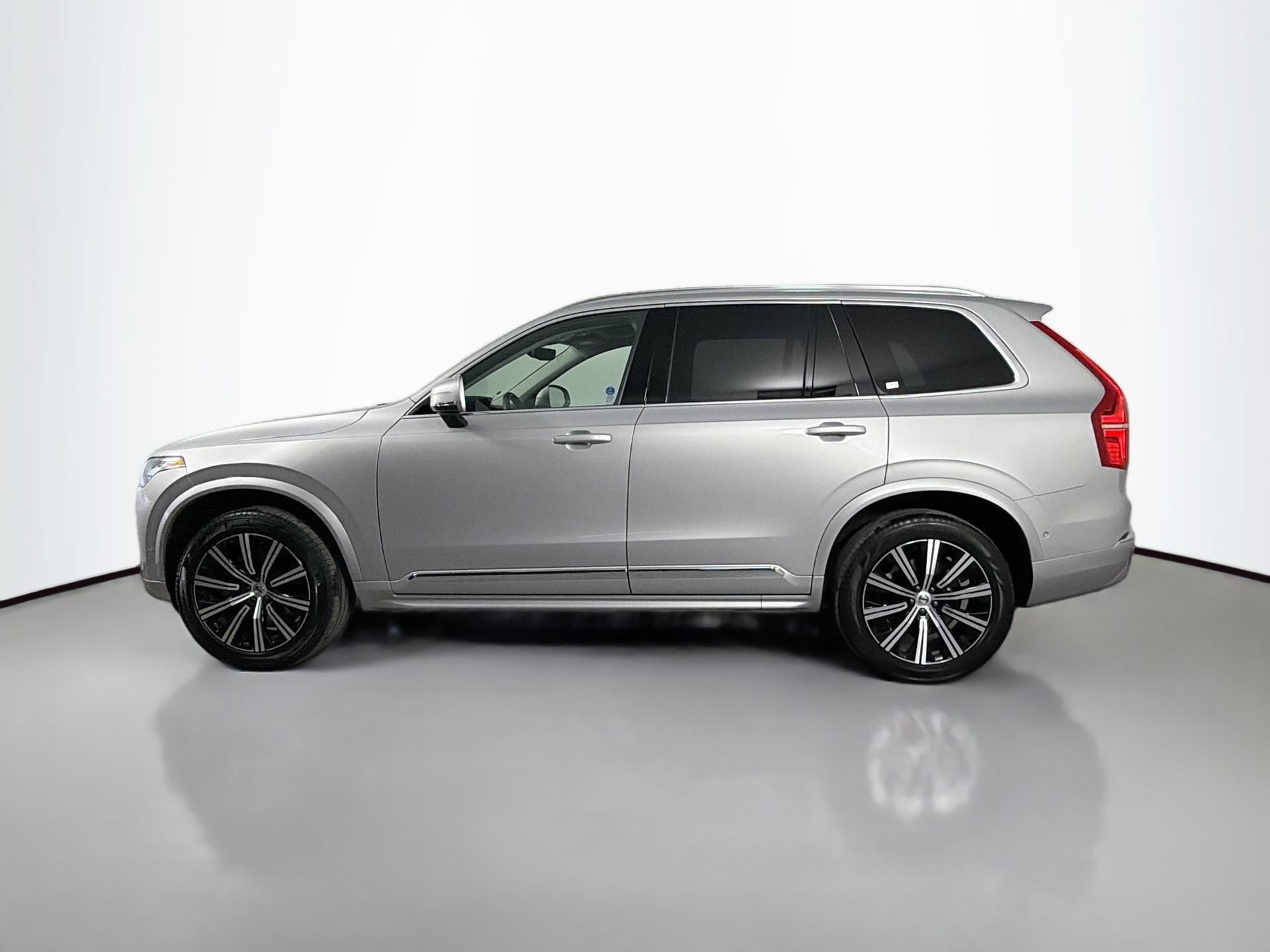 Used 2024 Volvo XC90 B6 Plus AWD/4WD image 9