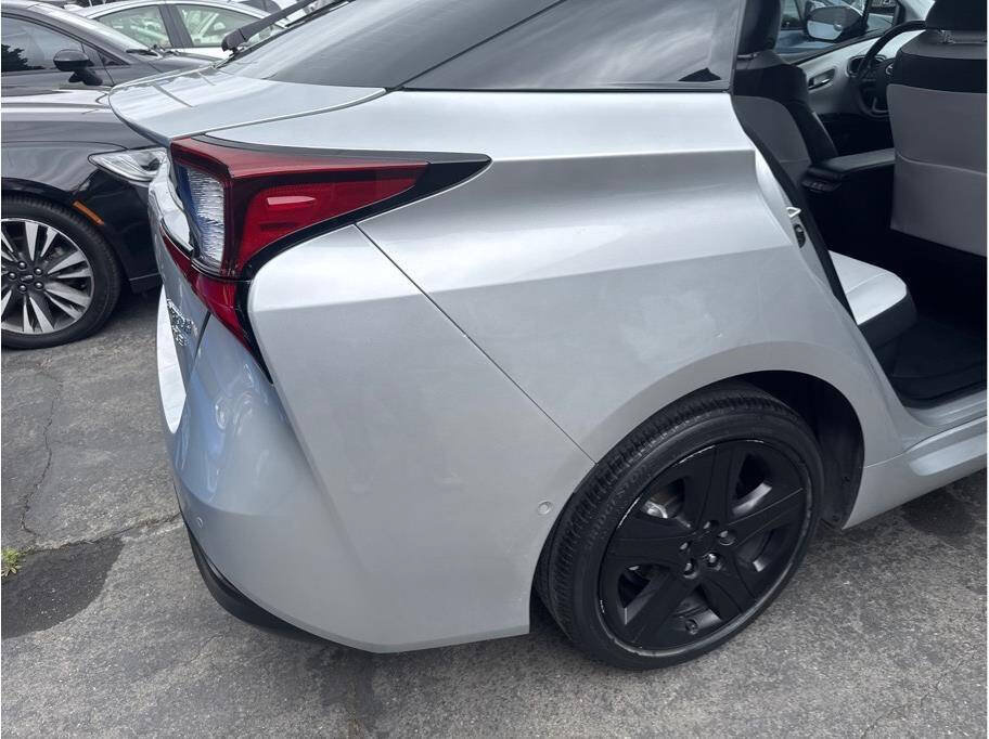 Used 2019 Toyota Prius XLE w/ Carpet Mat Package FWD image 30
