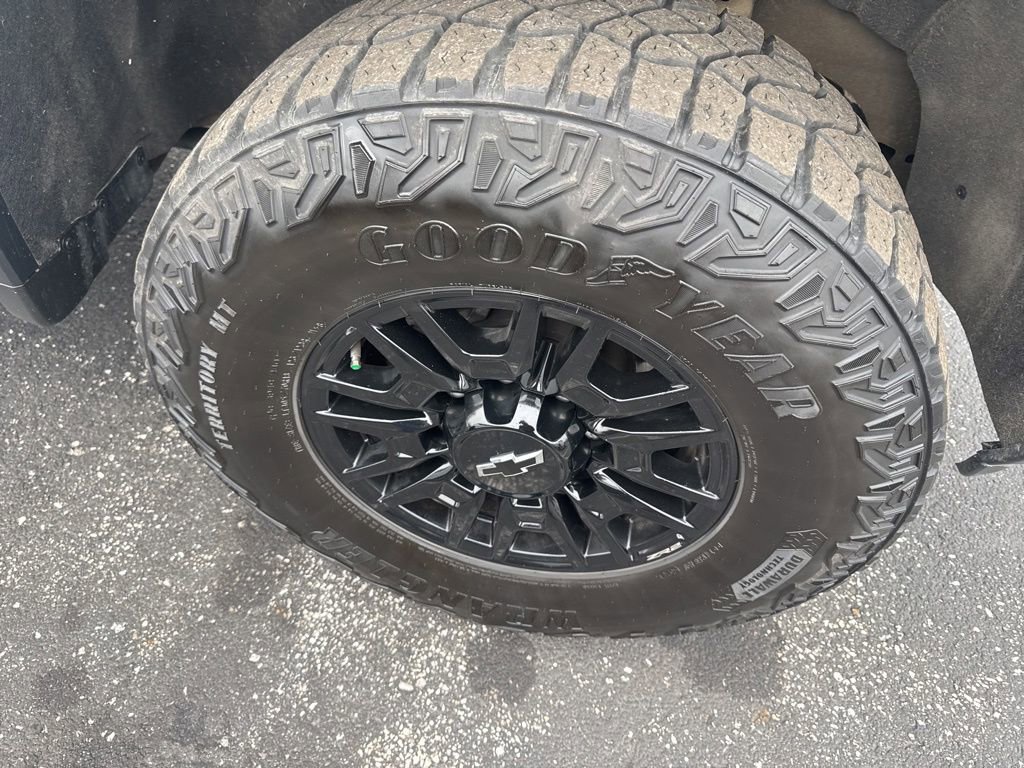 Used 2025 Chevrolet Silverado 2500 ZR2 w/ Technology Package image 25