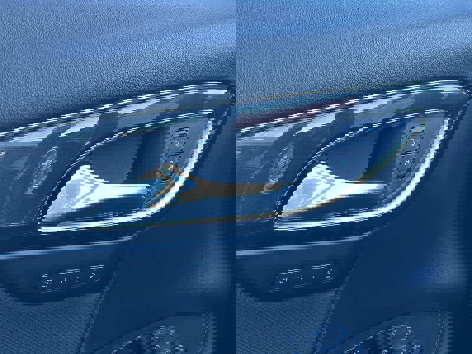 Certified 2025 Buick Envision Preferred image 23