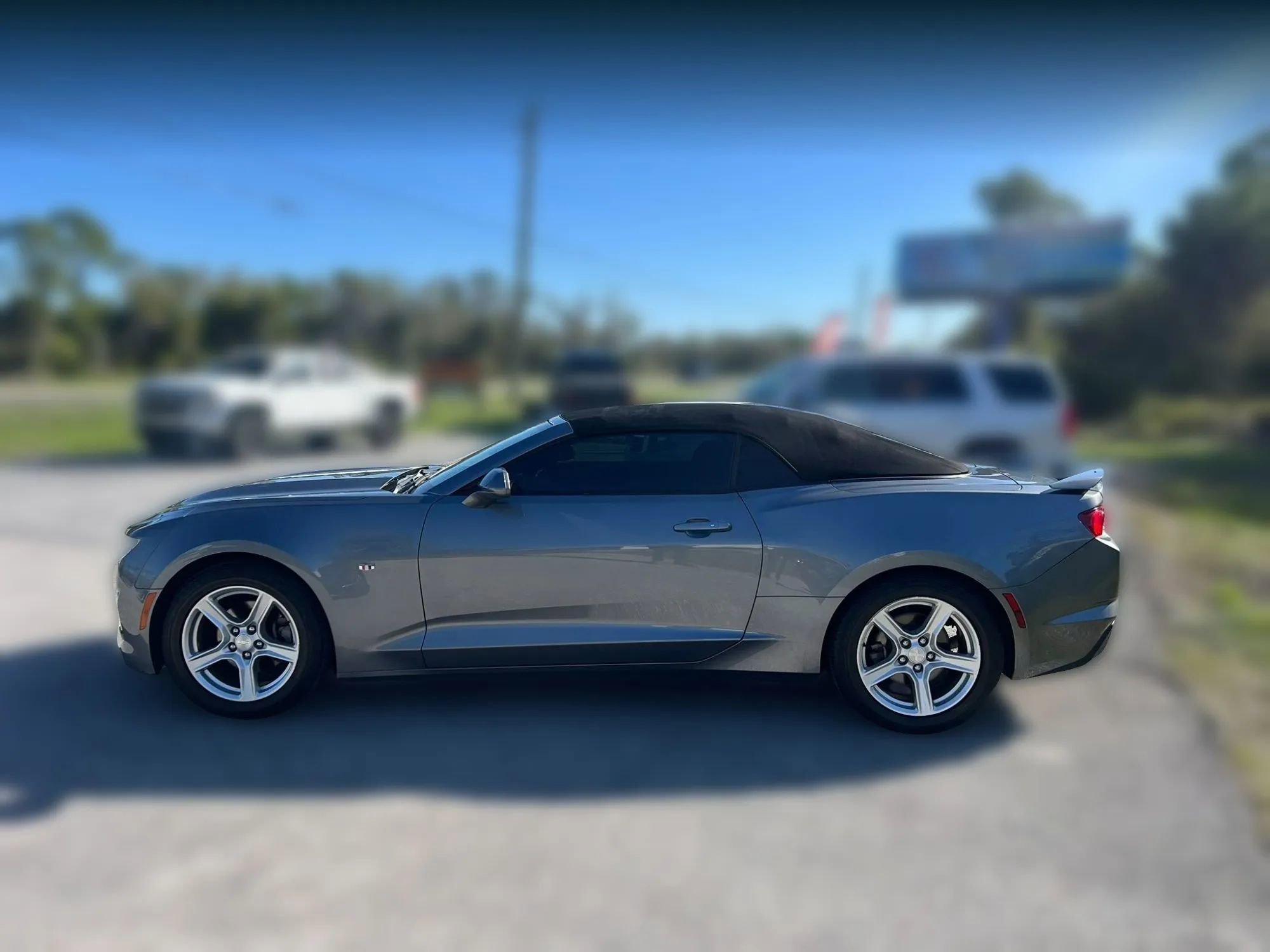 Used 2020 Chevrolet Camaro LT RWD image 21