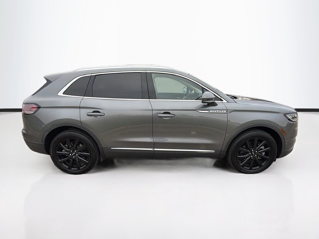 Used 2023 Lincoln Nautilus Reserve w/ Equipment Group 201A AWD/4WD image 4