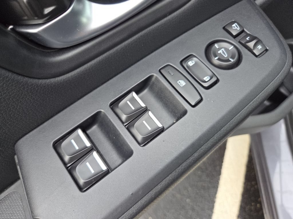 Certified 2025 Honda Pilot Black Edition image 37