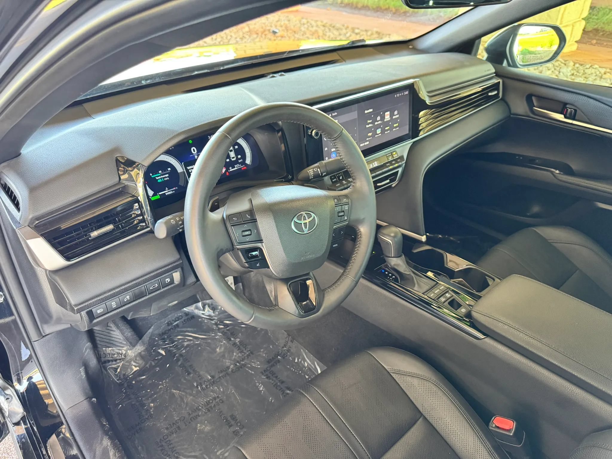 Used 2025 Toyota Camry XSE FWD image 10